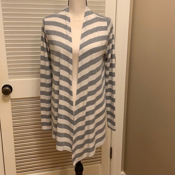 Rue21 Open Front Cardigan in Grey and White Stripes - Picture 2 of 9